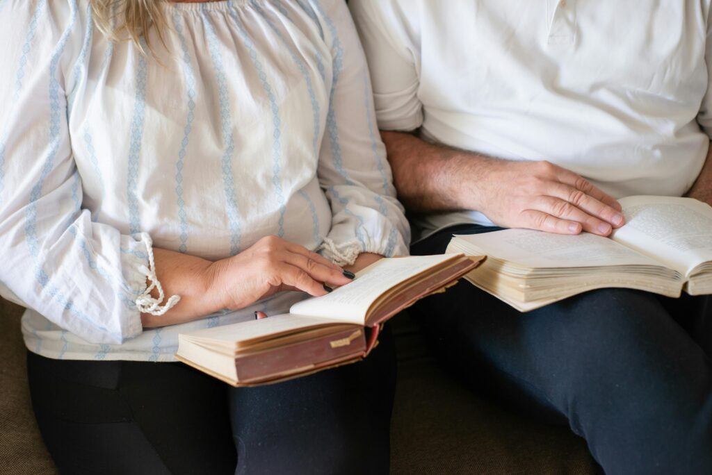 Couples reading together