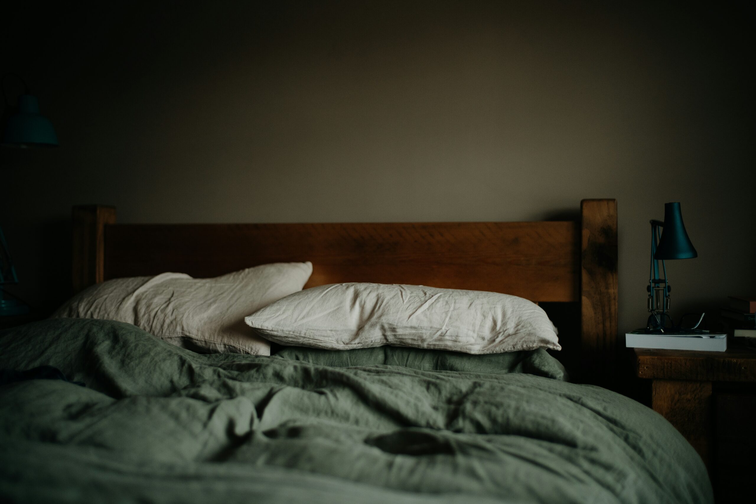 MISTAKES WOMEN MAKE IN BED